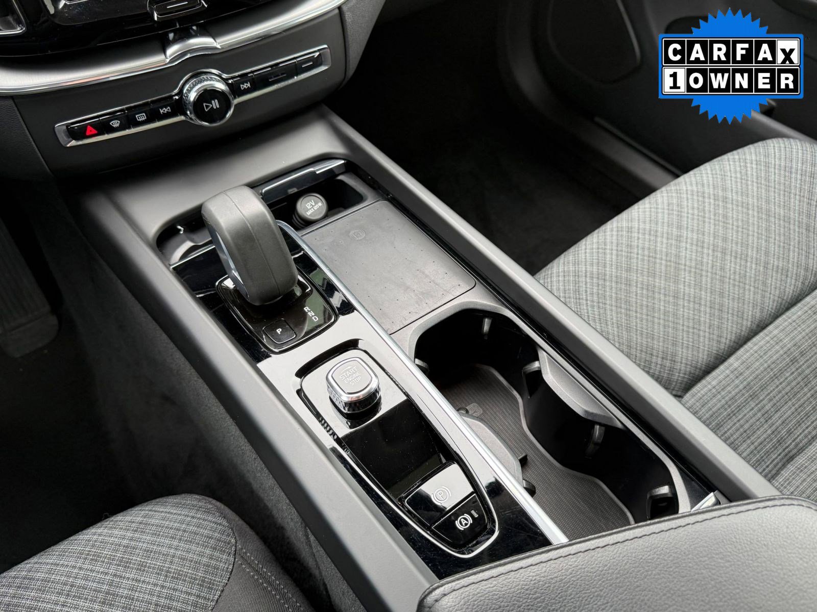 Used 2022 Volvo XC60 B5 Momentum image 19