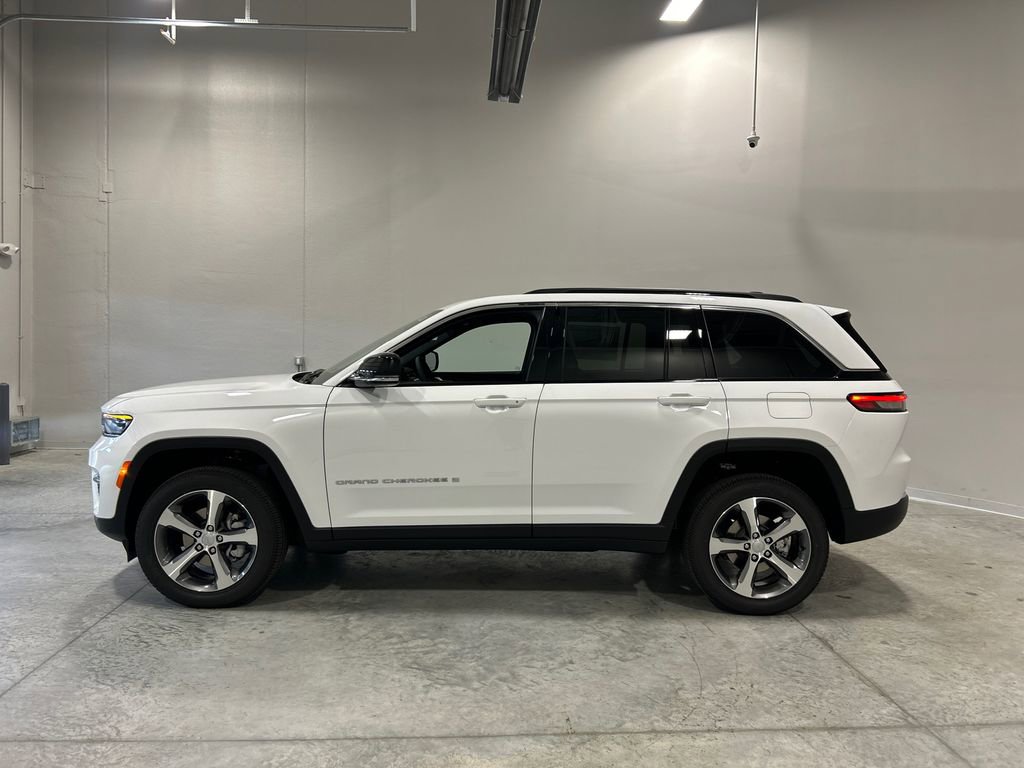 New 2025 Jeep Grand Cherokee Limited image 9