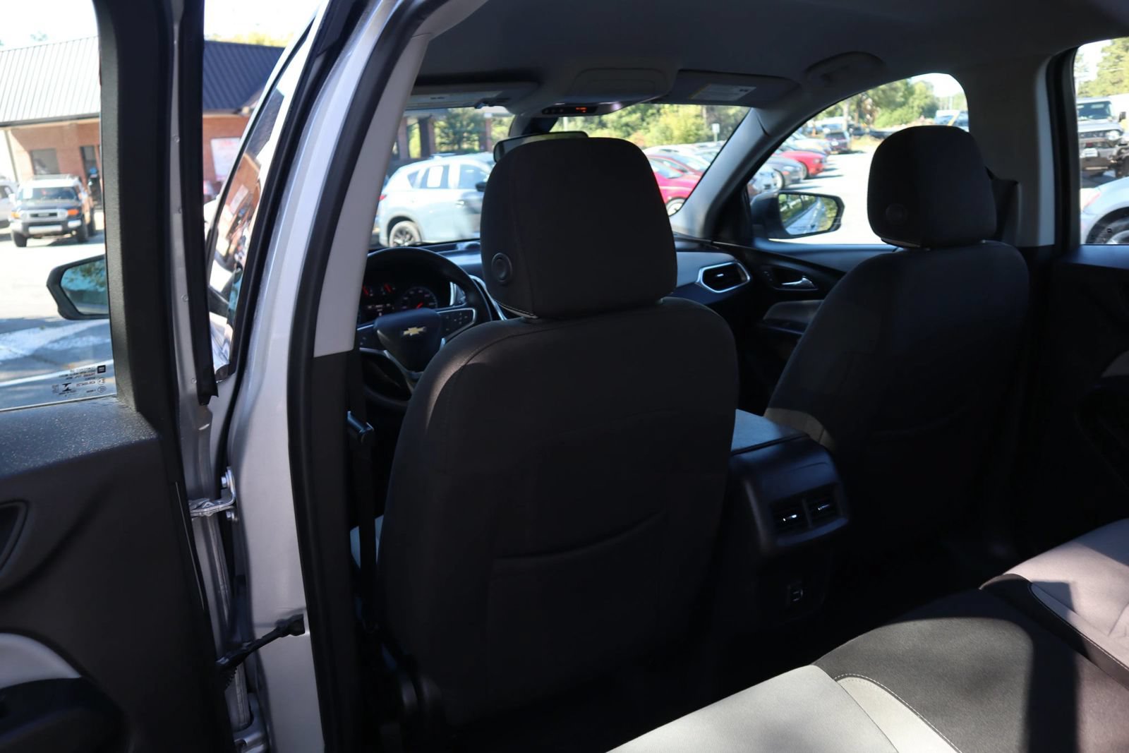 Used 2019 Chevrolet Equinox LS FWD image 11