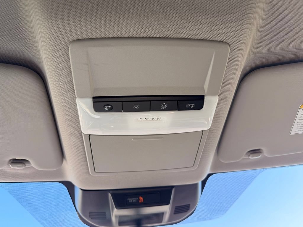 Used 2023 Nissan Rogue S AWD/4WD image 22