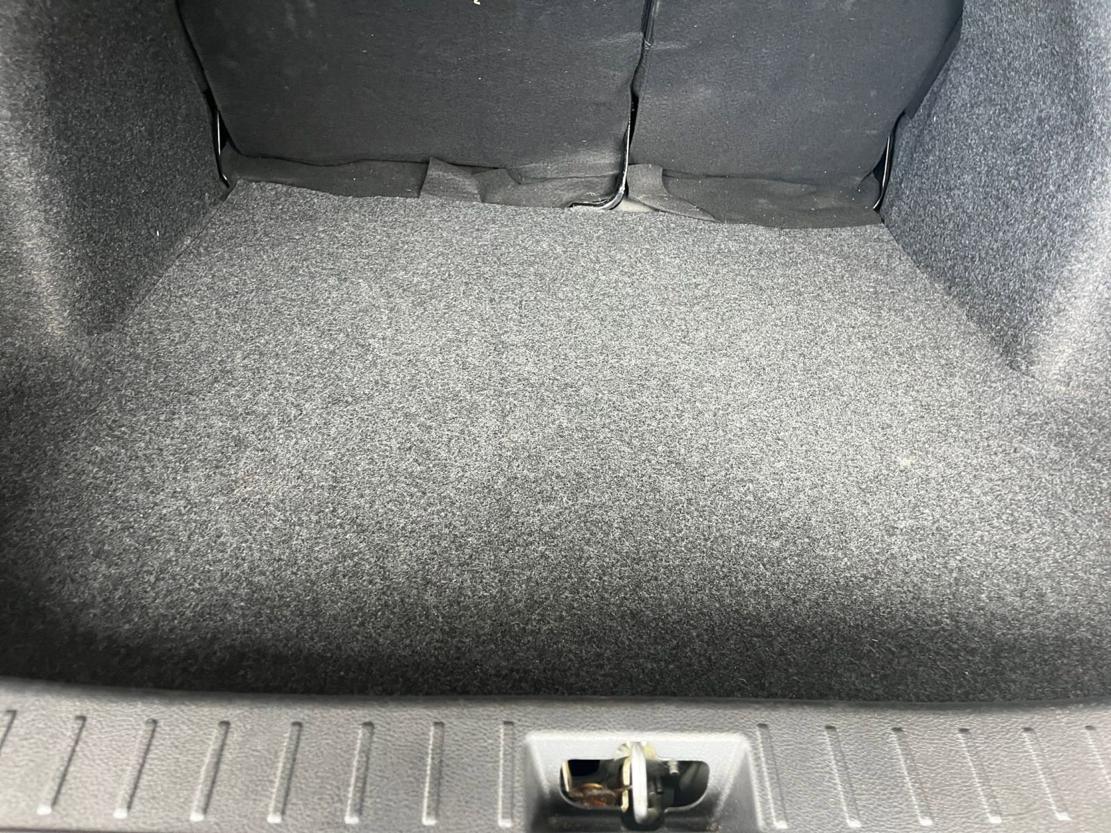 Used 2025 Nissan Versa SV FWD image 31