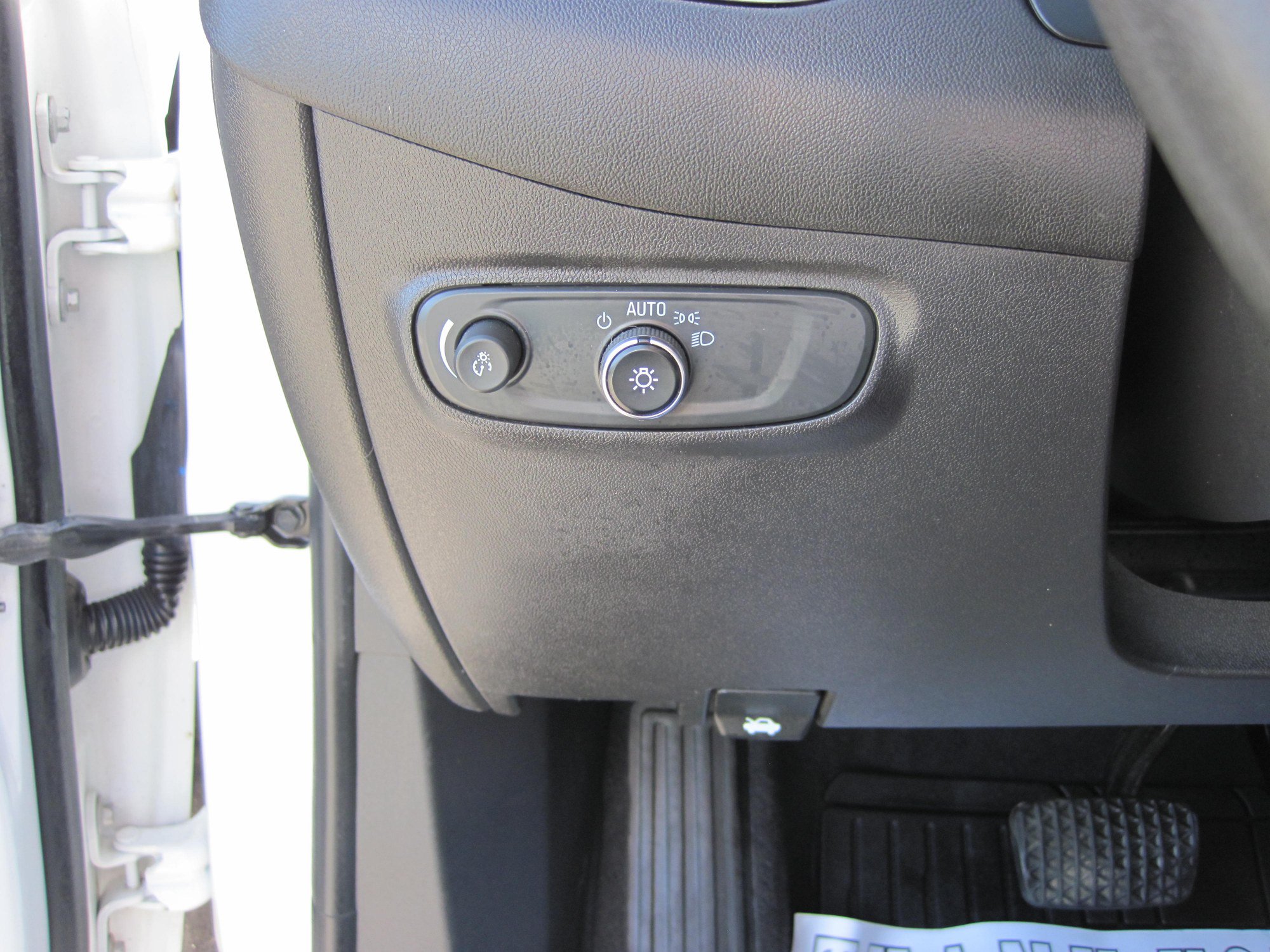Used 2021 Chevrolet Equinox LT AWD/4WD image 12