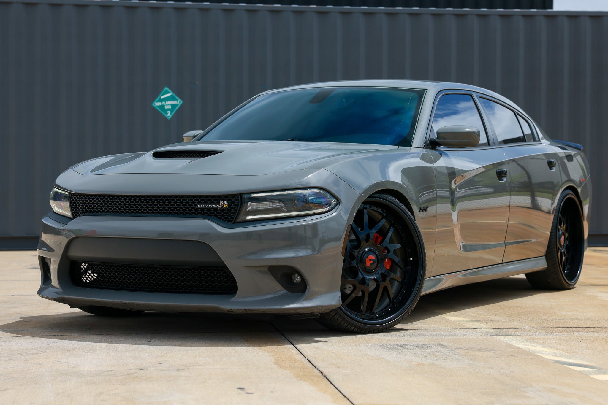 Used 2018 Dodge Charger R/T Scat Pack RWD image 1