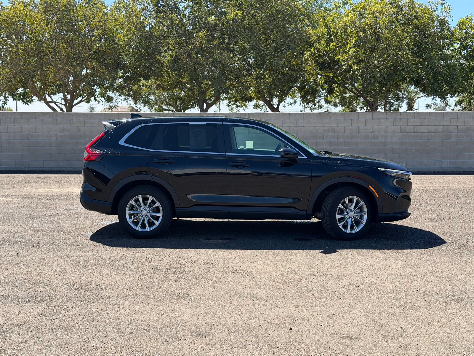 Used 2025 Honda CR-V EX image 2