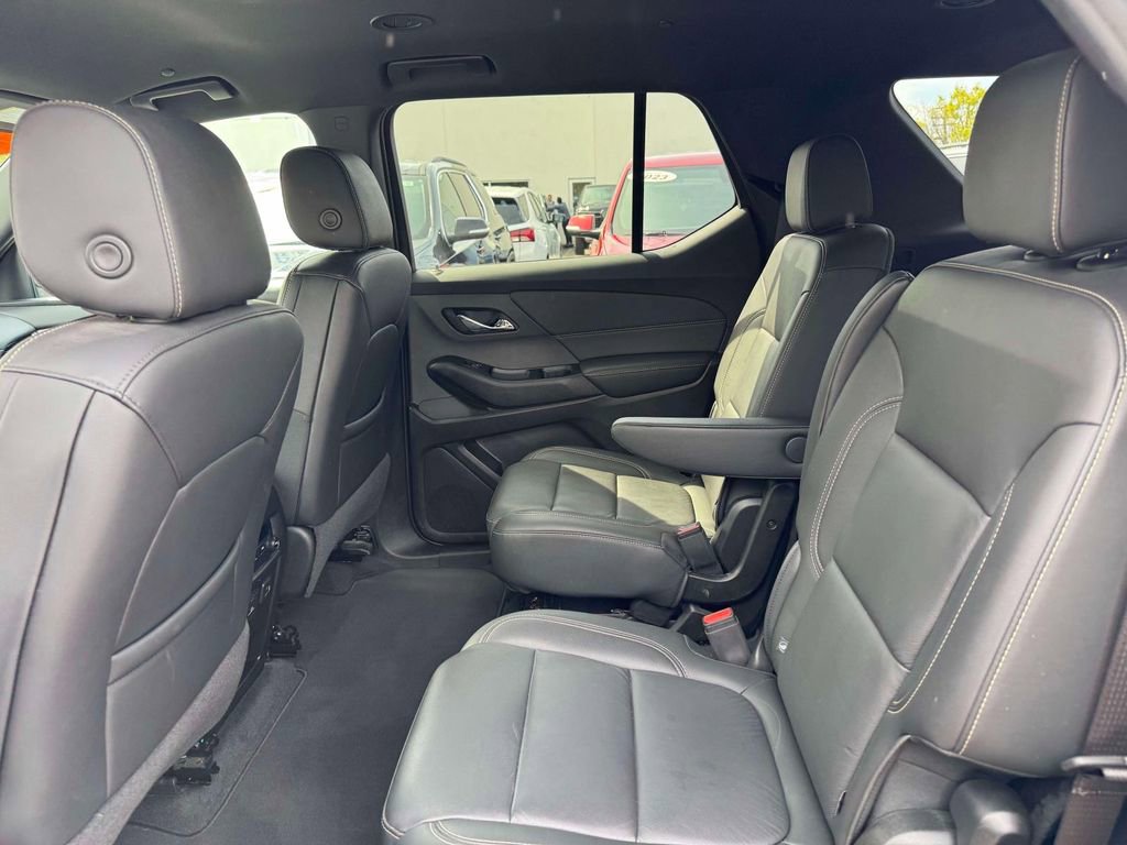 Used 2023 Chevrolet Traverse LT w/ LT Premium Package AWD/4WD image 10