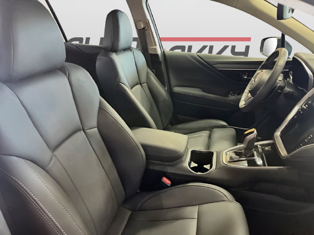 Used 2025 Subaru Outback Limited AWD/4WD image 30