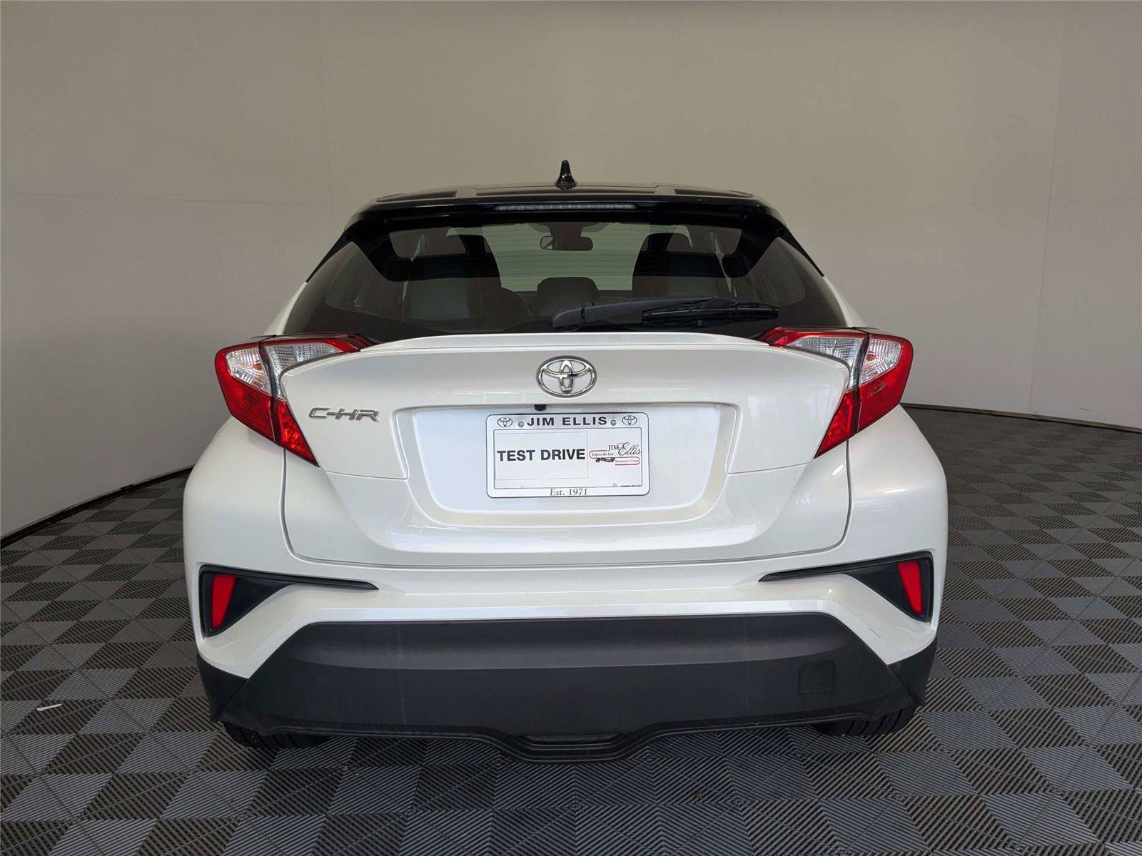 Used 2020 Toyota C-HR XLE FWD image 6