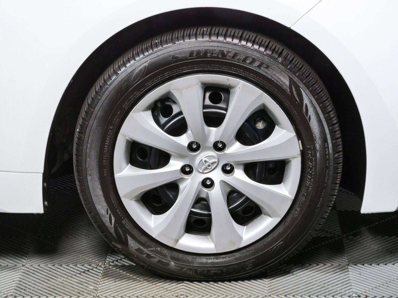 Used 2025 Toyota Corolla LE FWD image 35