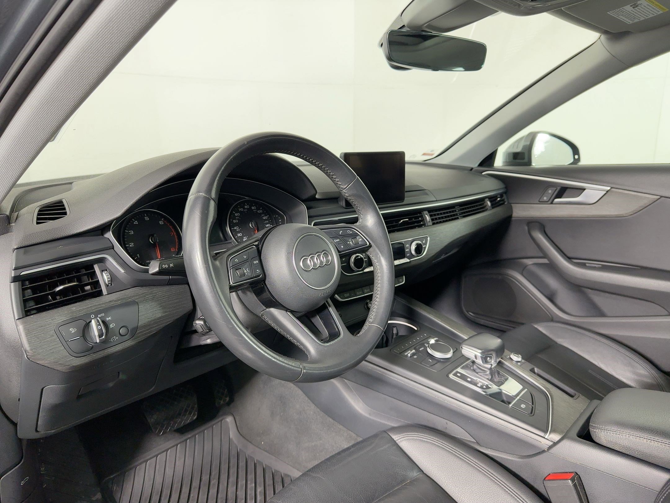 Used 2019 Audi A4 2.0T Premium image 3