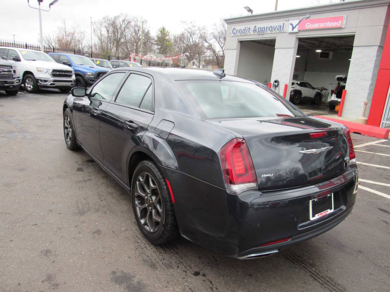 Used 2018 Chrysler 300 S w/ 300S Premium Group image 7