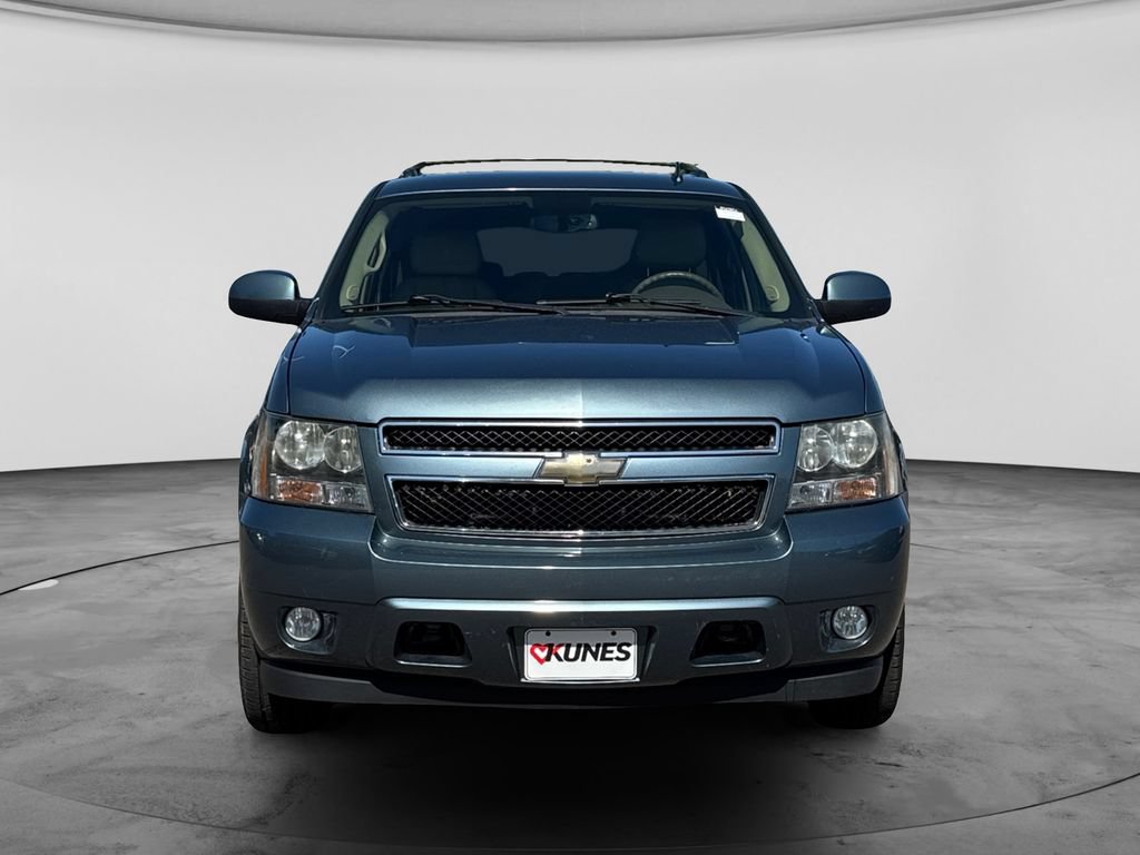 Used 2010 Chevrolet Tahoe LT w/ Luxury Package AWD/4WD image 2