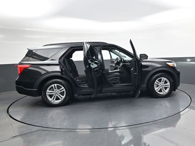 Used 2023 Ford Explorer XLT image 39