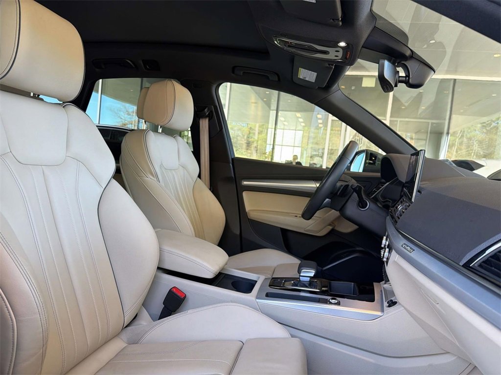 Used 2025 Audi Q5 2.0T Premium w/ Convenience Plus Package image 10