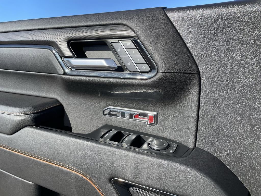 Used 2023 GMC Sierra 1500 AT4 image 23