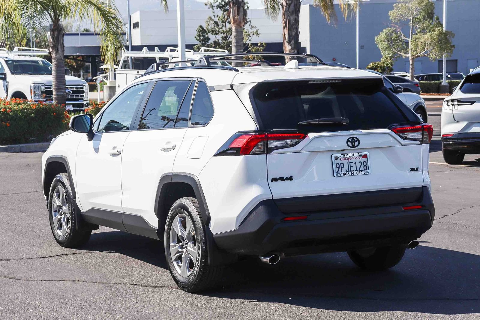 Used 2024 Toyota RAV4 XLE FWD image 6