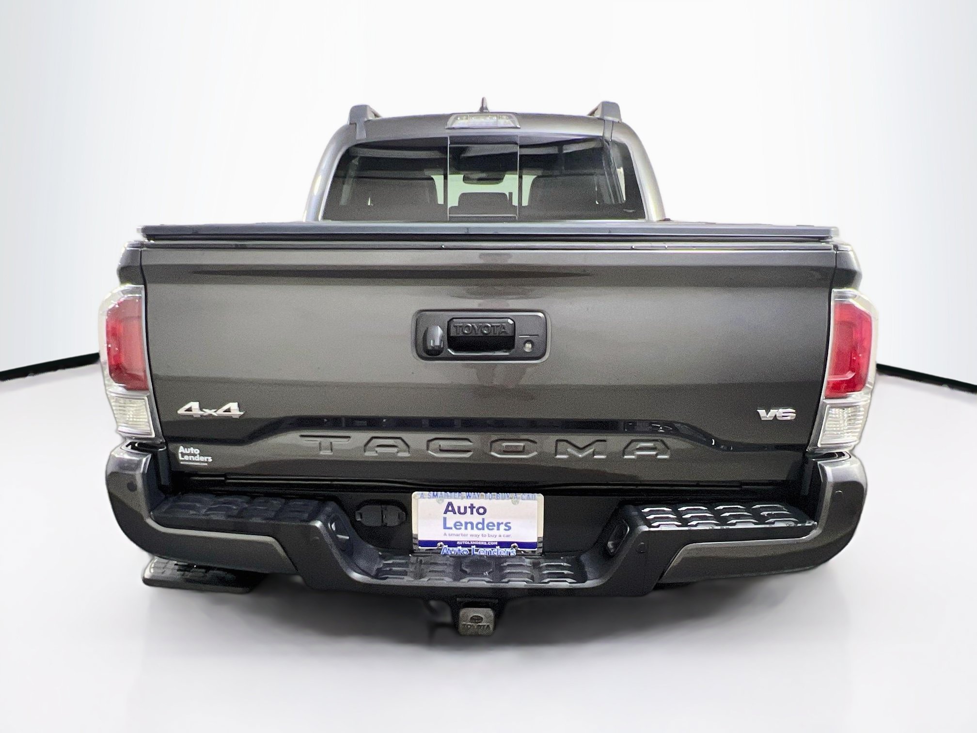 Used 2020 Toyota Tacoma TRD Sport w/ TRD Premium Sport Package AWD/4WD image 6