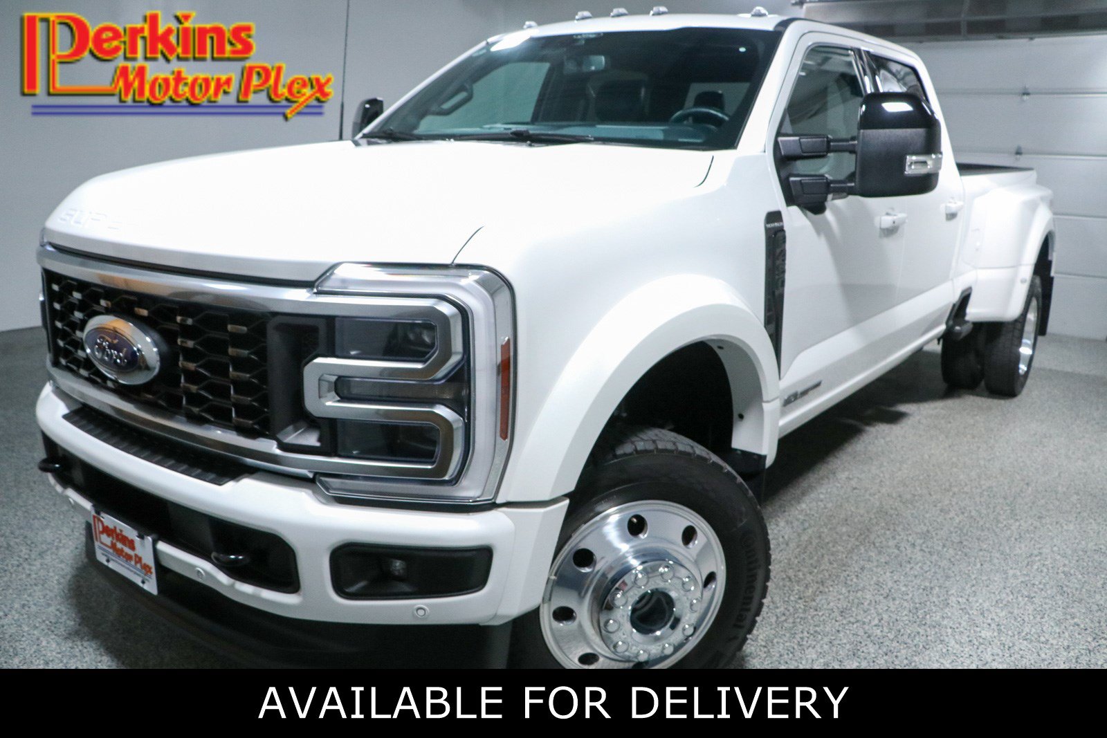 Used 2025 Ford F450 Platinum w/ FX4 Off-Road Package AWD/4WD image 1