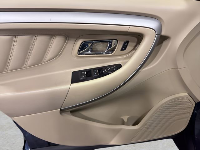 Used 2017 Ford Taurus SE image 9