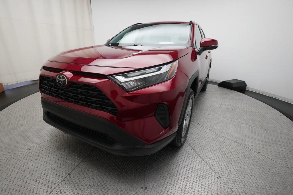 Used 2025 Toyota RAV4 XLE AWD/4WD image 12