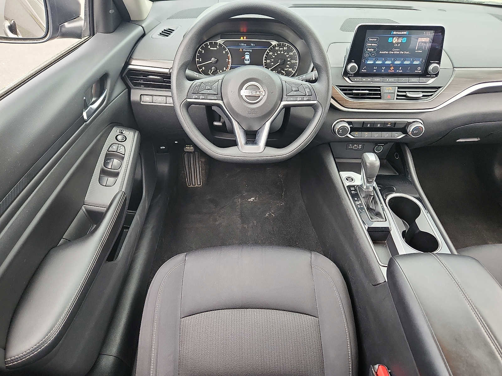 Used 2024 Nissan Altima 2.5 SV FWD image 11