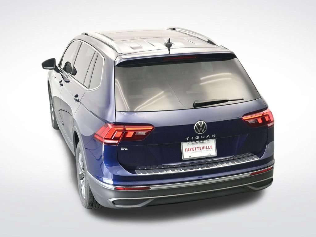 Used 2023 Volkswagen Tiguan SE w/ Panoramic Sunroof Package FWD image 28