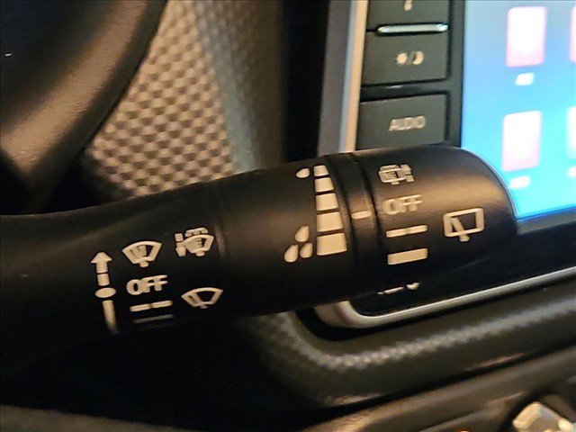 Used 2021 Nissan Kicks S FWD image 24