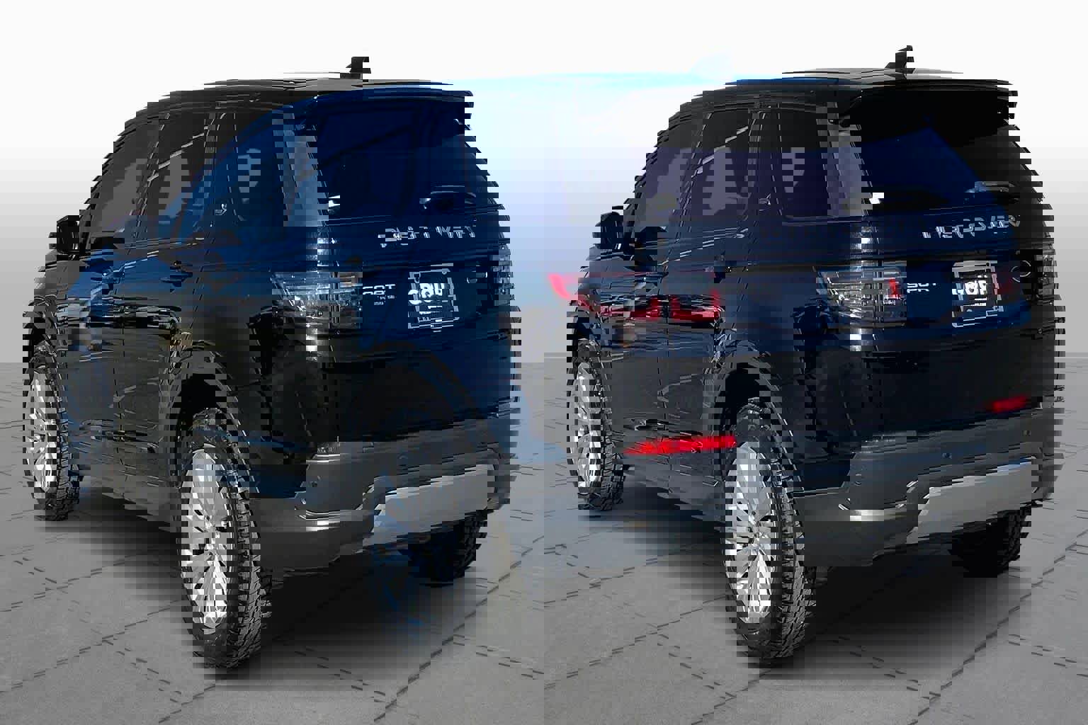 Used 2020 Land Rover Discovery Sport SE image 12