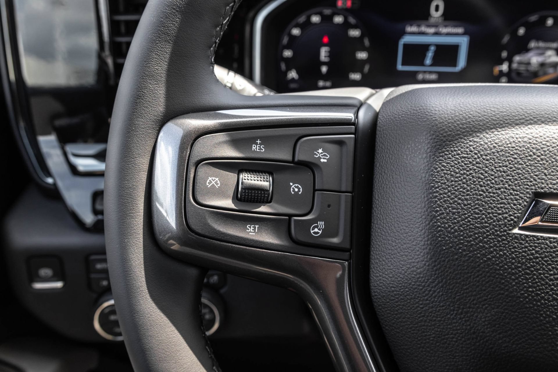 New 2026 Chevrolet Silverado 2500 ZR2 w/ LPO, Dark Essentials Package AWD/4WD image 24