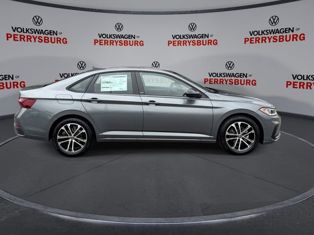 Used 2025 Volkswagen Jetta Sport image 9