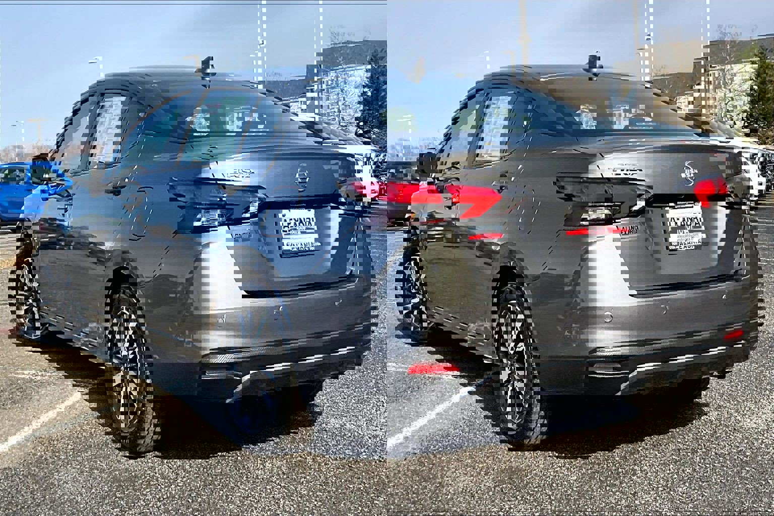 Used 2025 Nissan Versa SV image 10