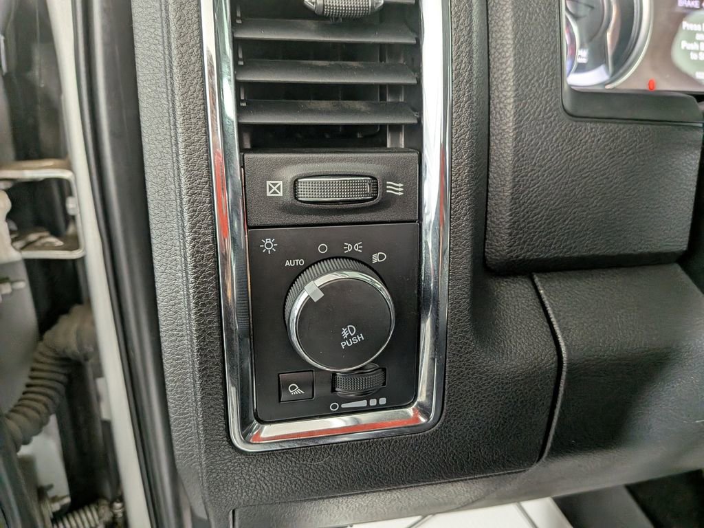 Used 2017 RAM 1500 Laramie w/ Convenience Group image 18