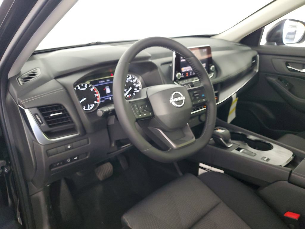 Used 2025 Nissan Rogue SV FWD image 11