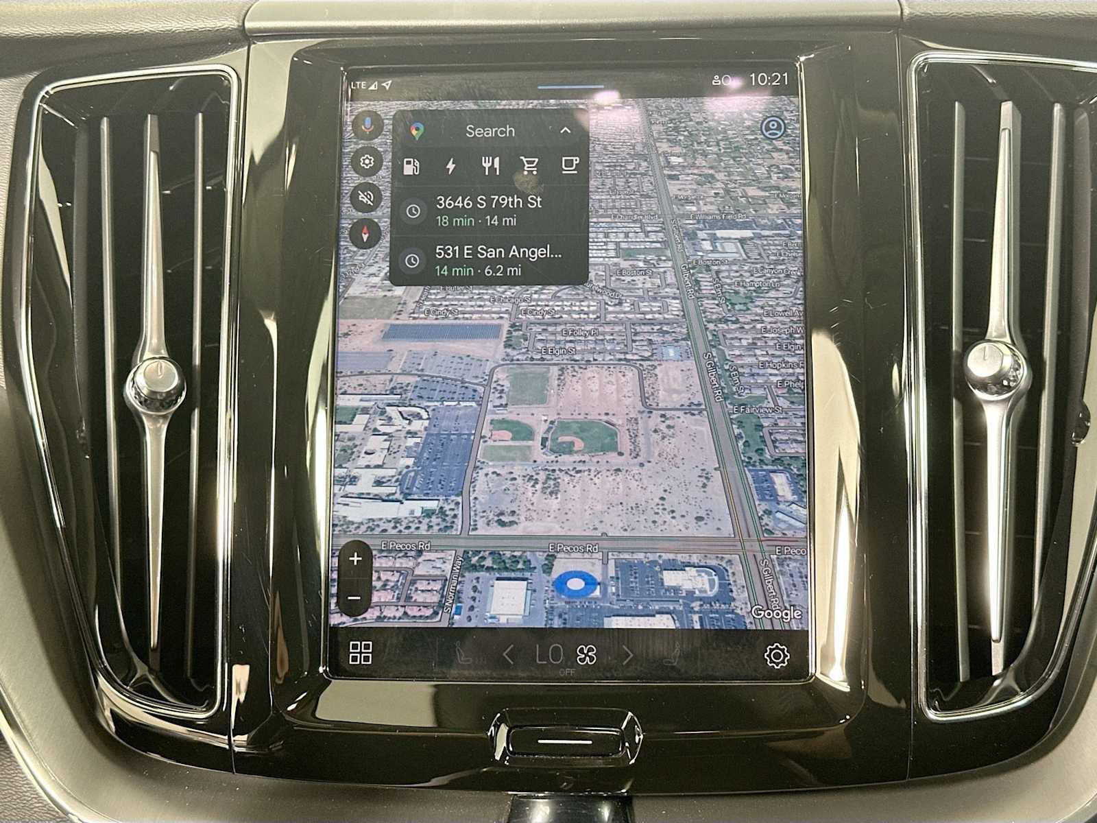 Used 2025 Volvo XC60 T8 Plus image 14