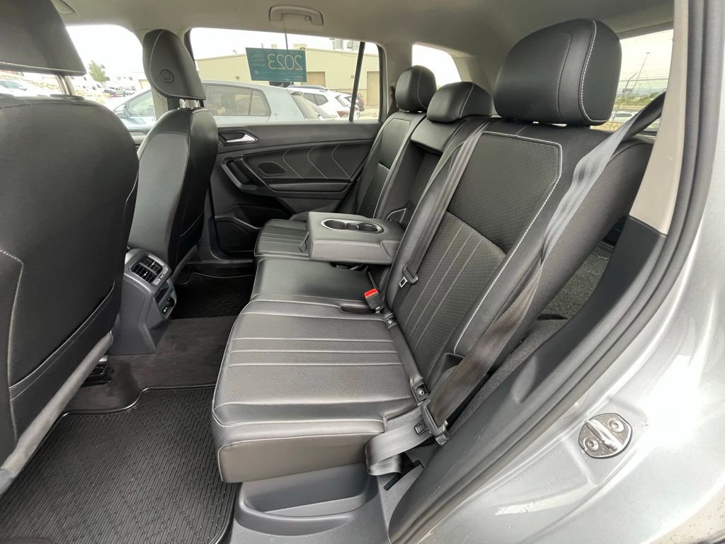 Used 2023 Volkswagen Tiguan SE AWD/4WD image 11