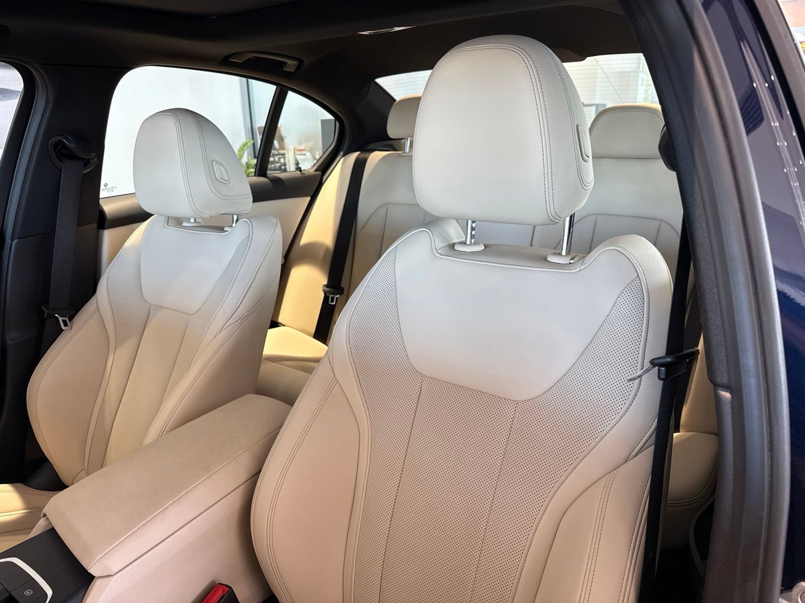 Certified 2023 BMW 330e xDrive w/ Premium Package AWD/4WD image 26