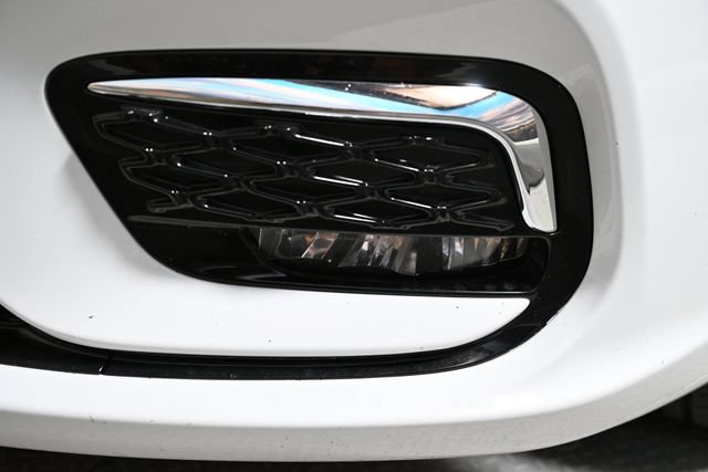 Used 2023 Chrysler Pacifica Limited FWD image 15