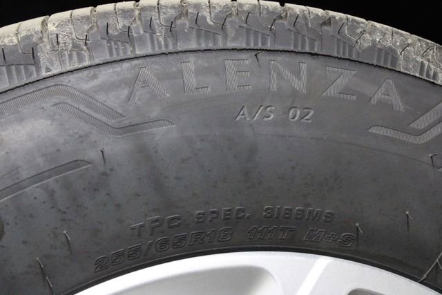 Used 2023 Chevrolet Traverse LS FWD image 38