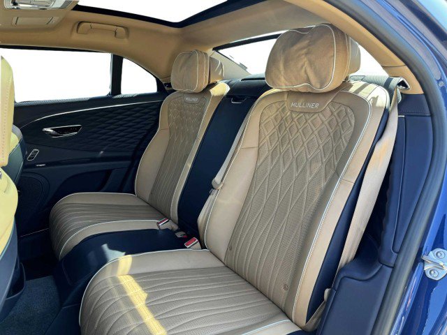 Used 2023 Bentley Flying Spur W12 image 46