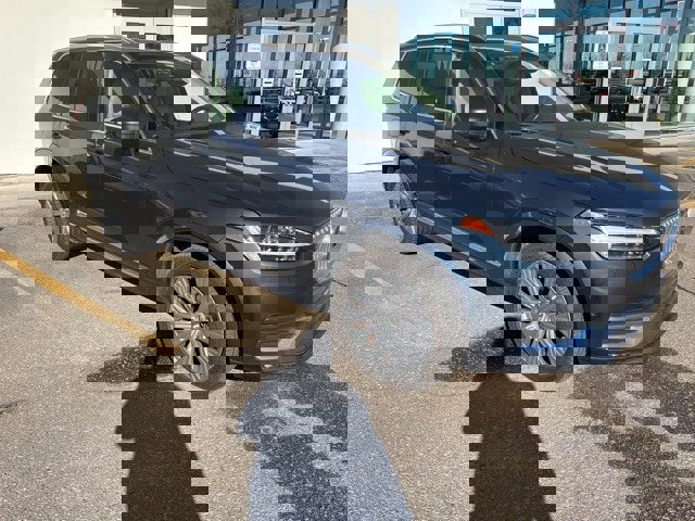 Used 2023 Volvo XC90 B6 Plus image 1