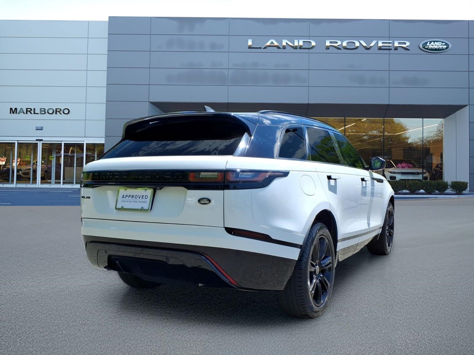 Certified 2022 Land Rover Range Rover Velar R-Dynamic S AWD/4WD image 2