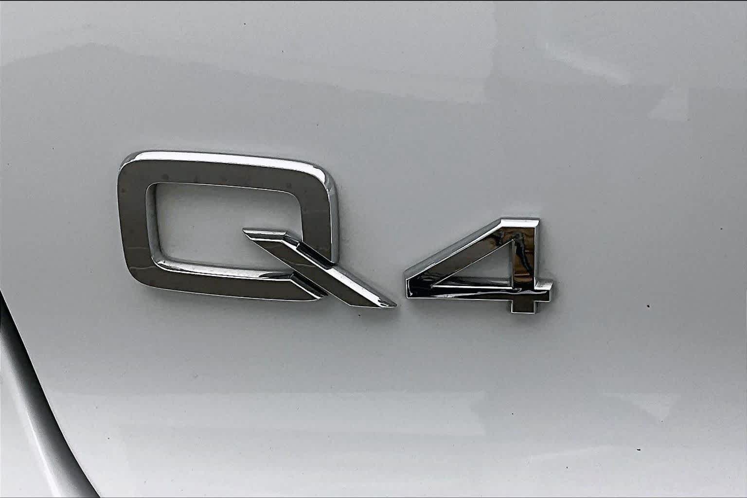 Used 2024 Audi Q4 e-tron Prestige AWD/4WD image 32