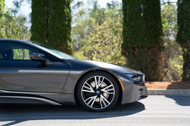 Used 2019 BMW i8 Base image 14