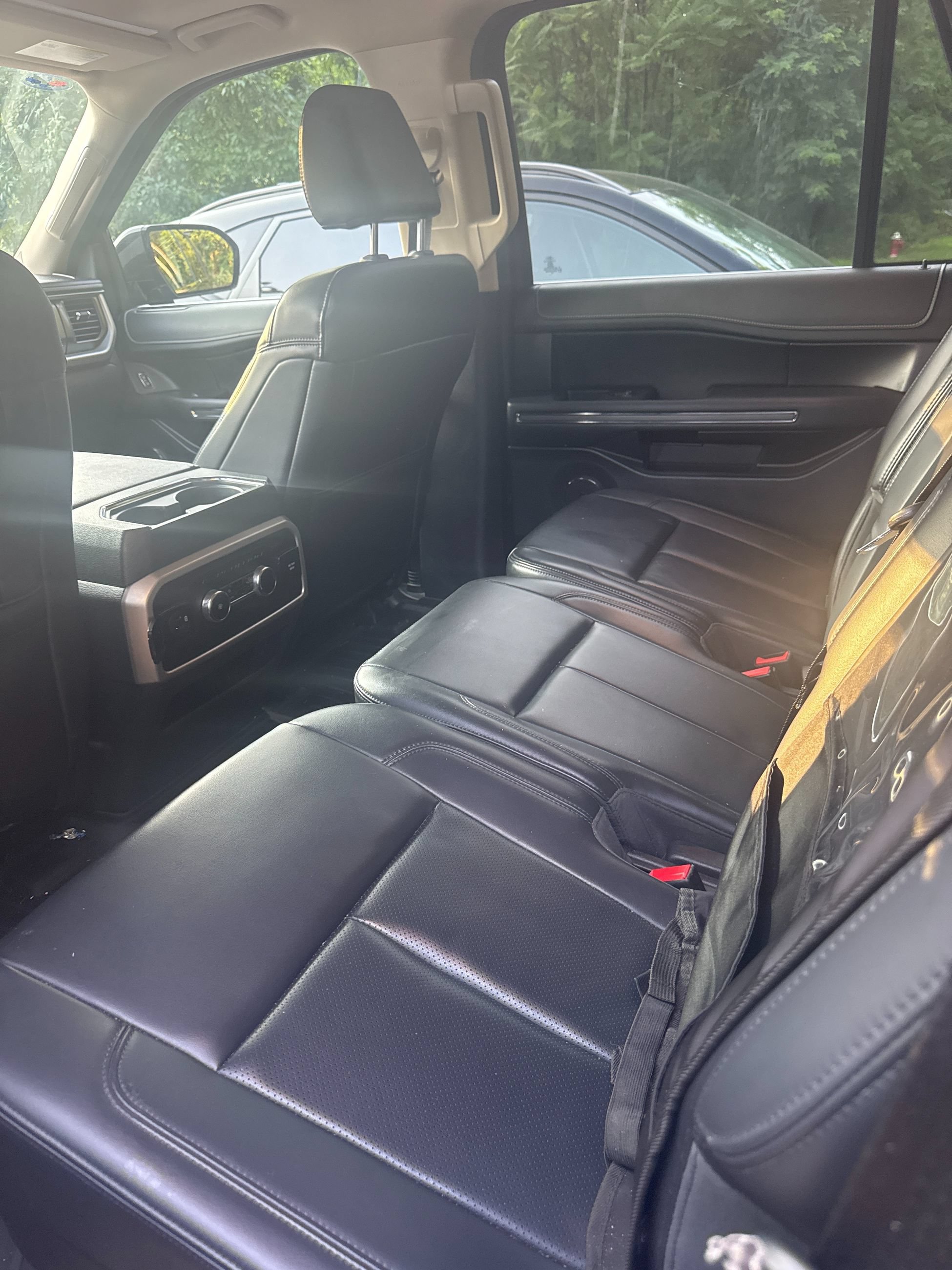 Used 2023 Ford Expedition XLT AWD/4WD image 6