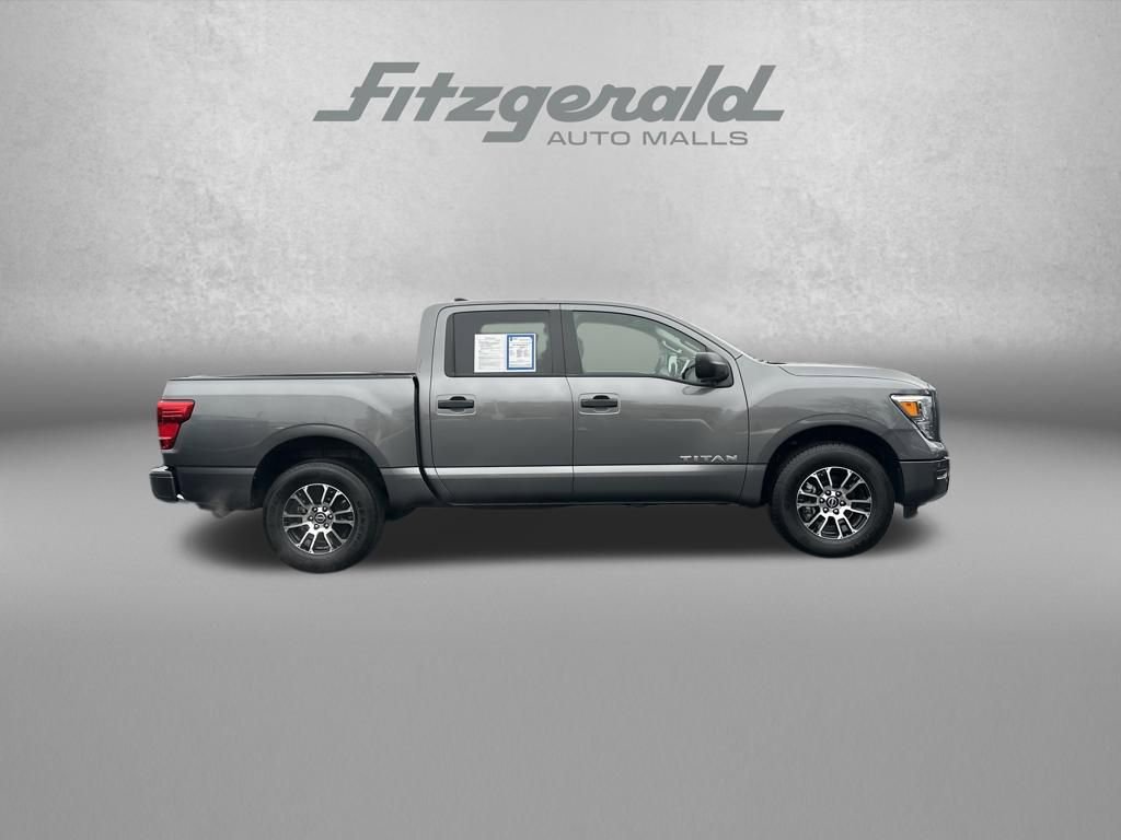 Used 2024 Nissan Titan SV image 8