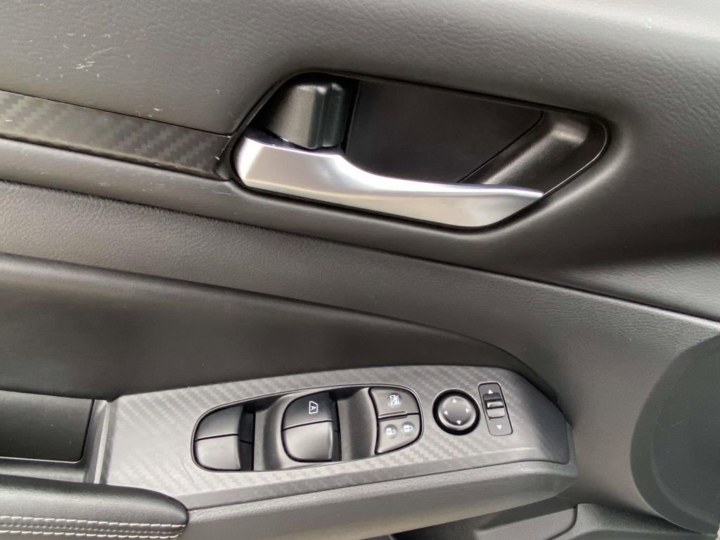 Used 2024 Nissan Altima 2.5 SV image 14