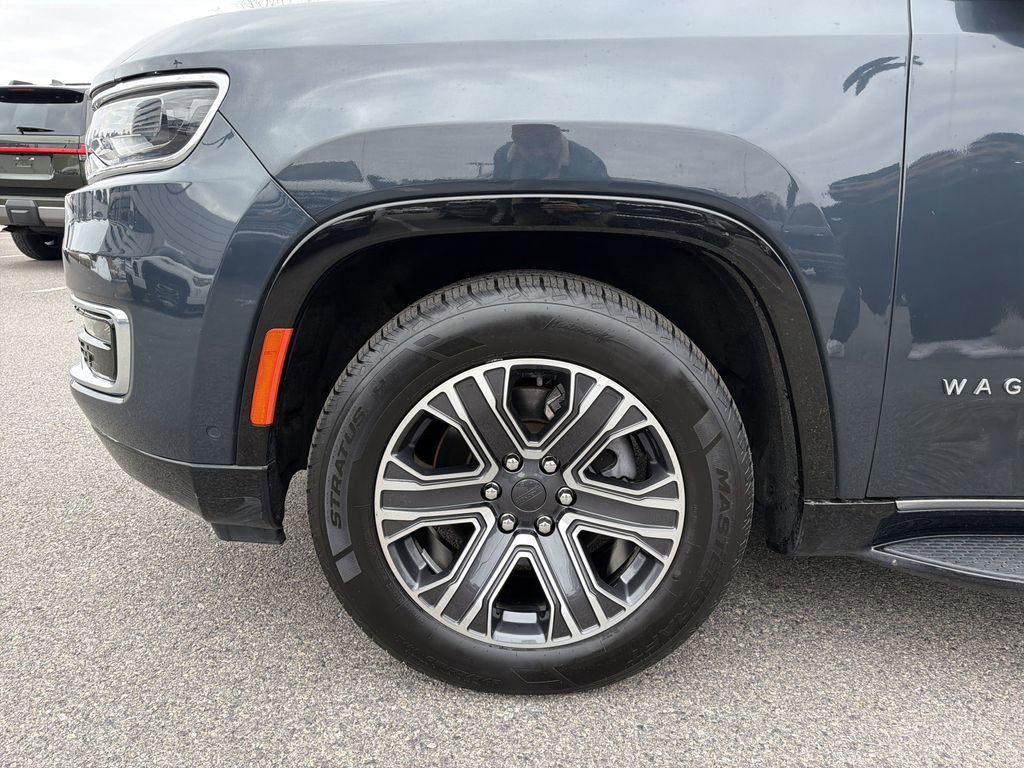 Used 2024 Jeep Wagoneer L Series II w/ Flexible Seating Group image 9