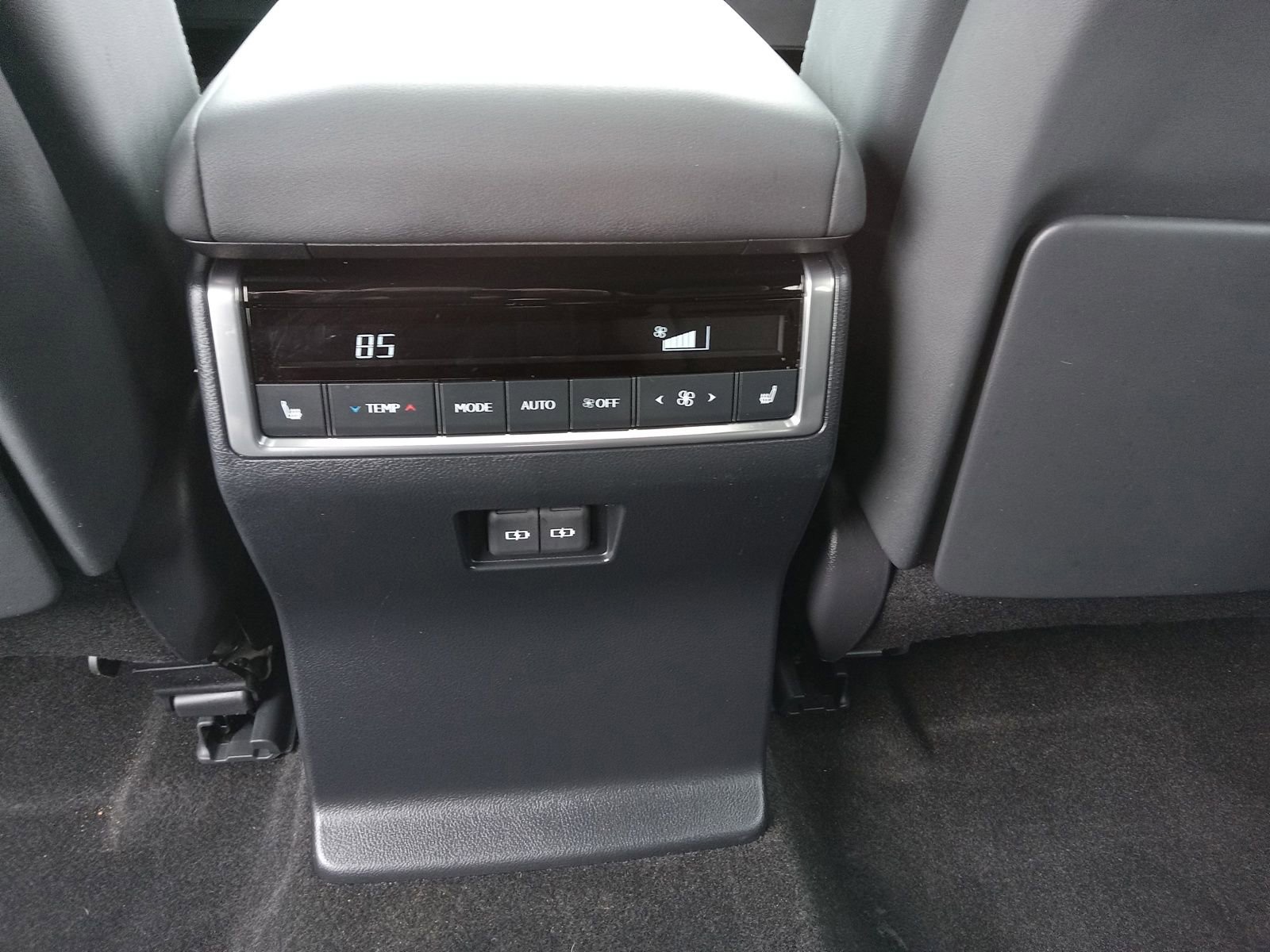 Used 2024 Lexus GX 550 w/ Accessory Package (Z1) image 25