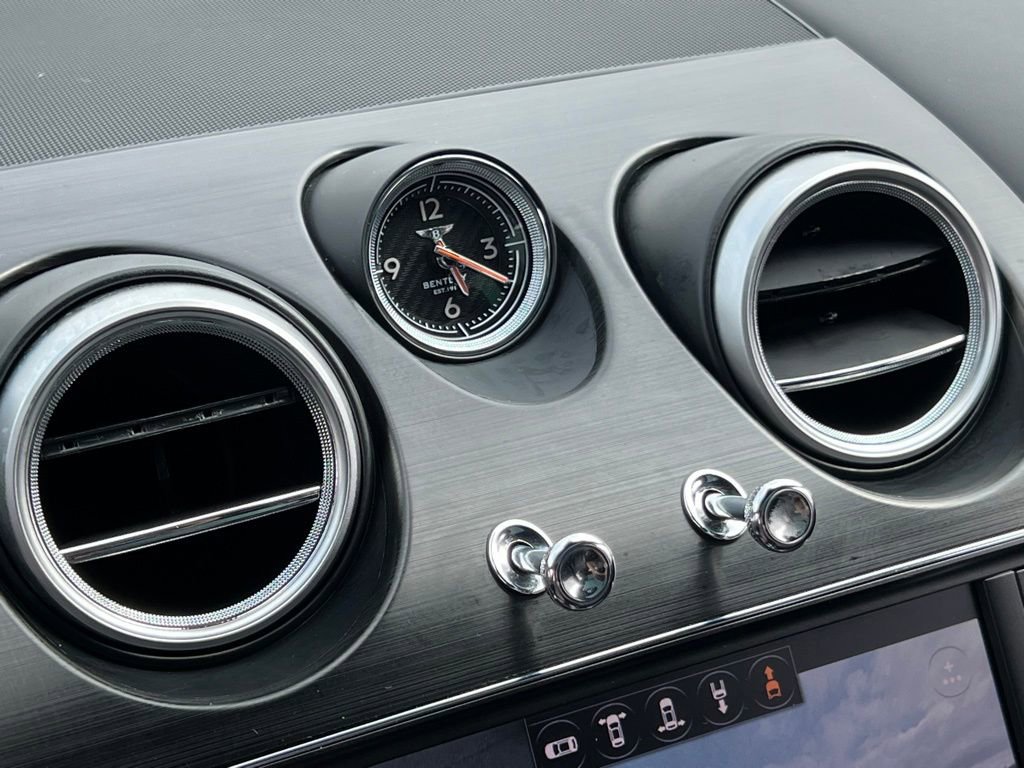 Used 2017 Bentley Bentayga image 27