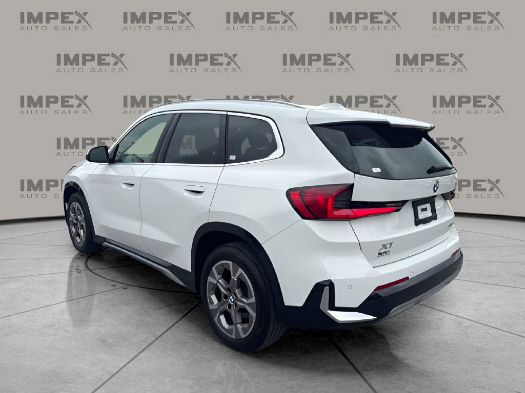 Used 2023 BMW X1 xDrive28i w/ Convenience Package AWD/4WD image 3