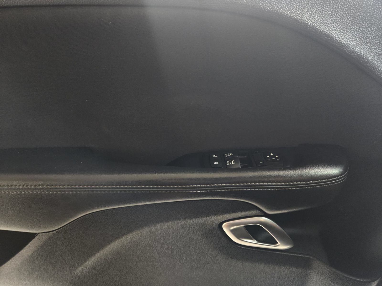 Used 2018 Dodge Challenger SXT RWD image 22